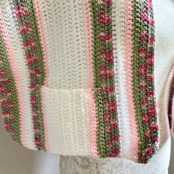 Hand crafted knitted Pocket Shawl Scarf with pockets white pink green - Picture 3 of 7
